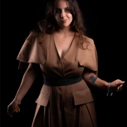 Simona Pacchiega Storia di Successo nel Mondo della Sartoria